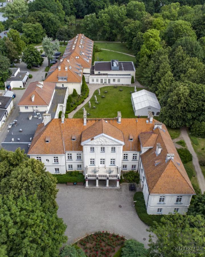 Palac Pod Kampinosem - Blisko Warszawy Leszno (Masovia) Exterior photo